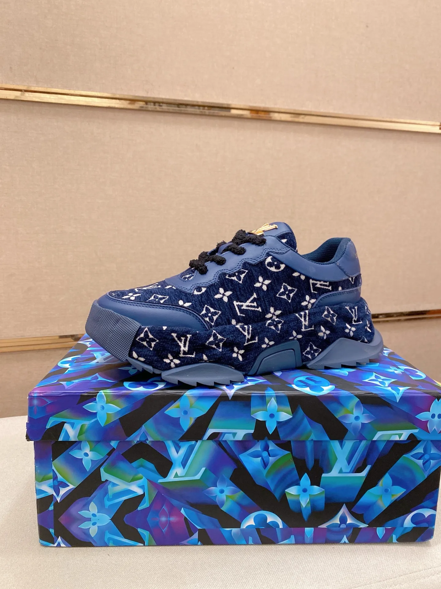 Factory price 600💰 Louis Vuitton (Louis Vuitton/lv) official website 1:1 copy 👊🏻Upper 🇮🇹Imported cowhide🇩🇪Lining imported breathable mesh lining. The original outsole is molded to reflect the identity of every man, and the upper foot is elegant and stable🚶🏻🚶🏻The high-end custom counter original replica📯The shoe last remains unchanged regardless of wind and rain, and can withstand the verification of time🔍️,🔵 Size: 39-45. Can be customized 38-46 non-refundable and non-exchangeable!